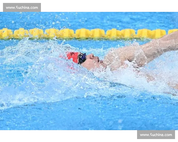 从起跳到冲刺全程解析仰泳比赛视频中的速度与技巧对决精彩瞬间回顾